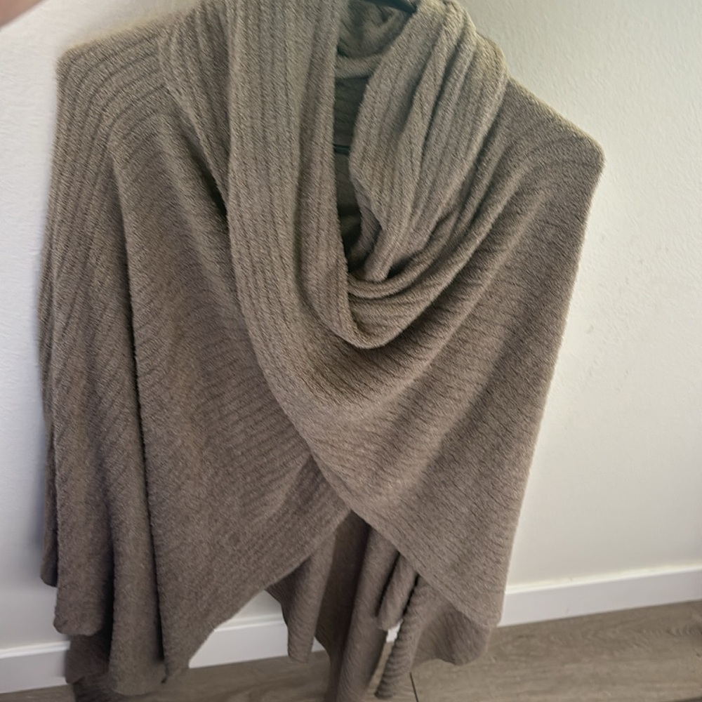 Barefoot Dreams CozyChic Lite Sweater. One Size Plus